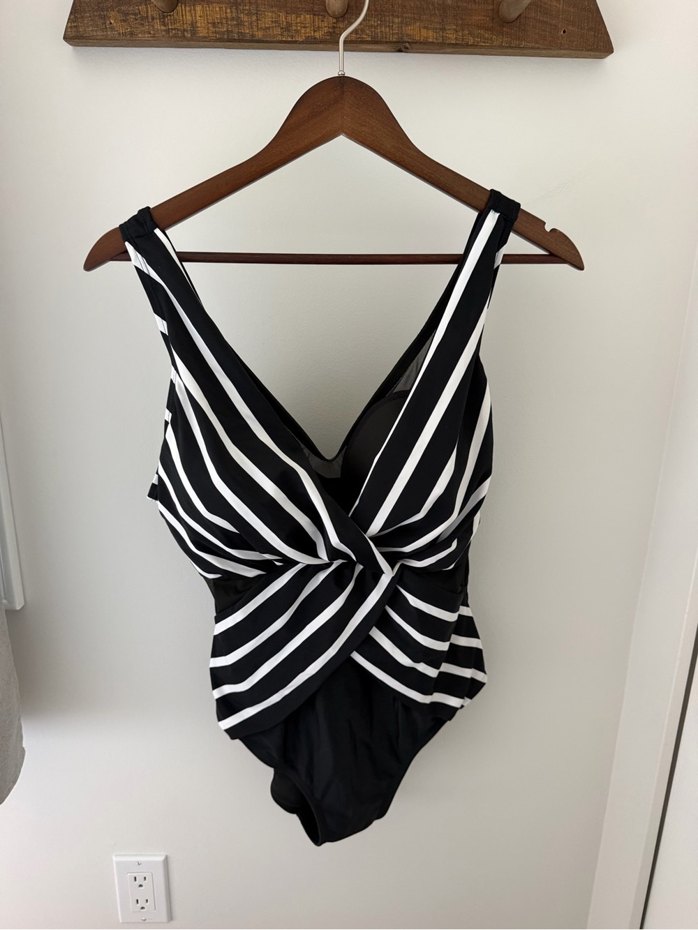 Meet Curve Black & White Striped One-Piece Swimsuit - NWOT